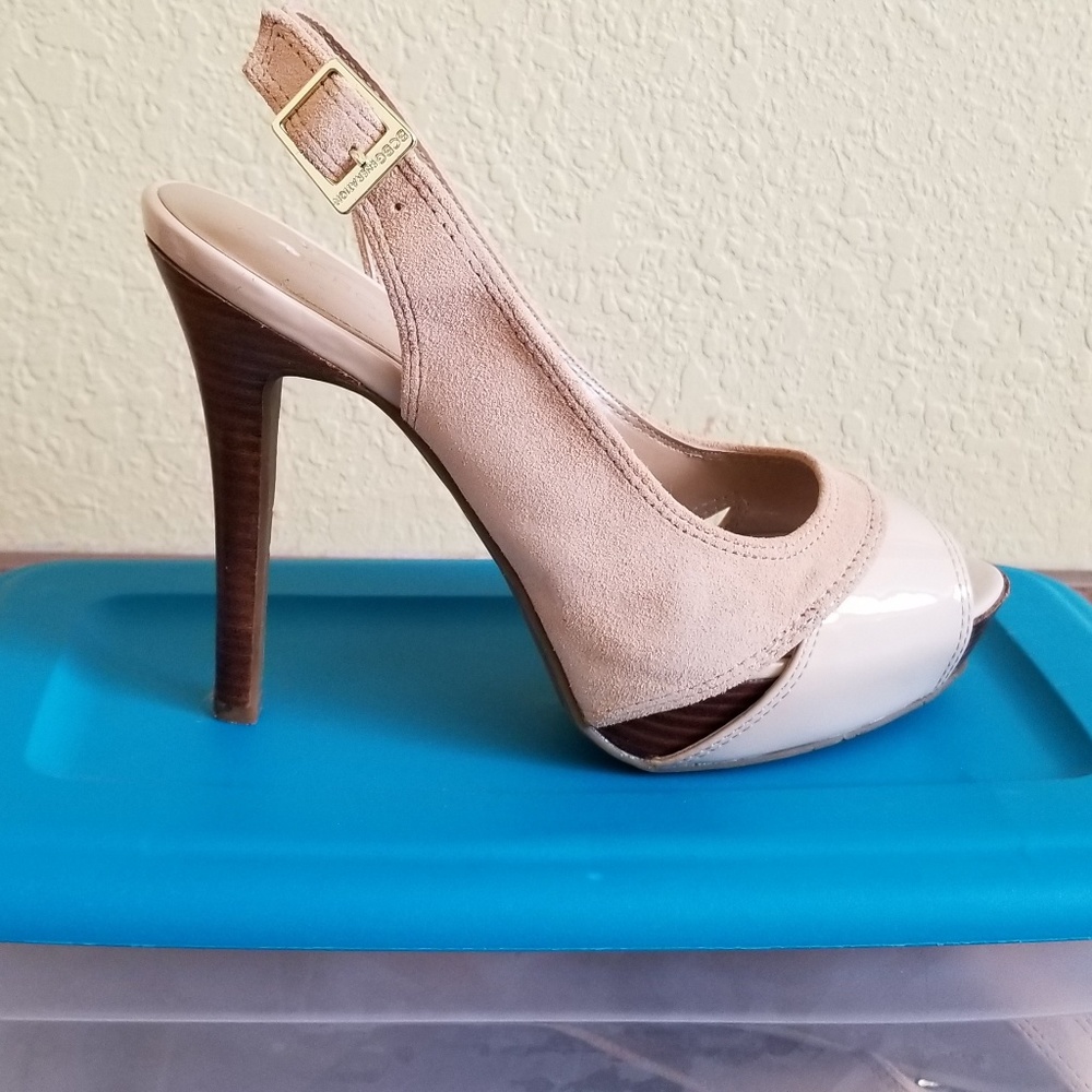 Tan BCBGeneration size 8.5